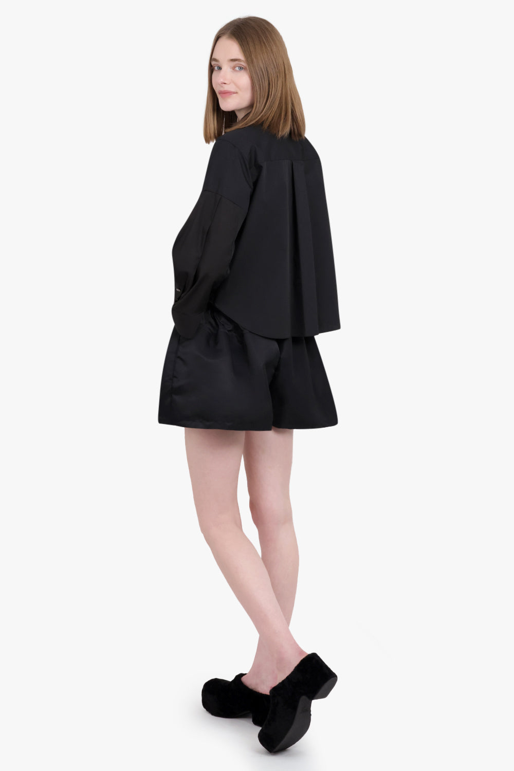 SACAI RTW Crop Shirt with Balloon Sleeve Detail | Black