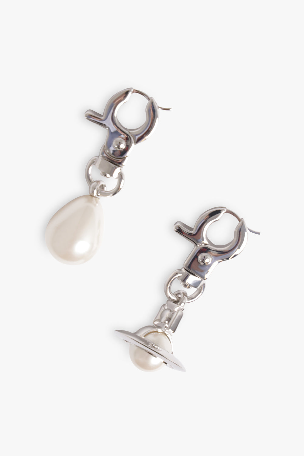 VIVIENNE WESTWOOD JEWELLERY SILVER / SILVER/WHITE Claude Mismatch Orb/Pearl Earrings | Silver/White