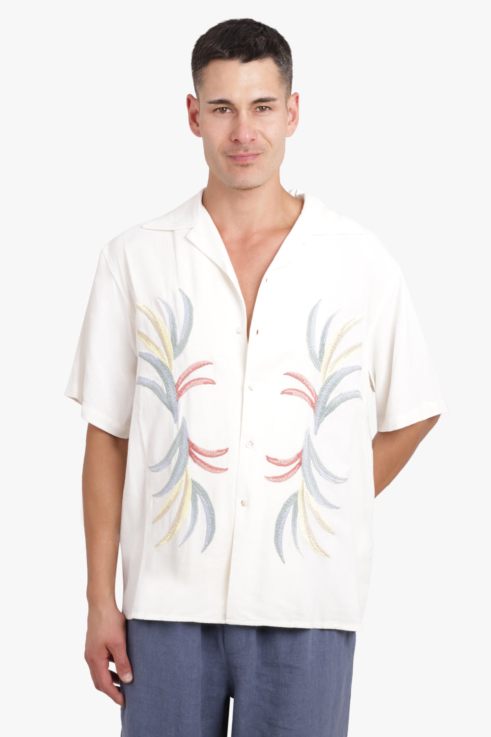 COMMAS RTW Palm Embroidered Camp Collar S/S Shirt | Off White/Multi