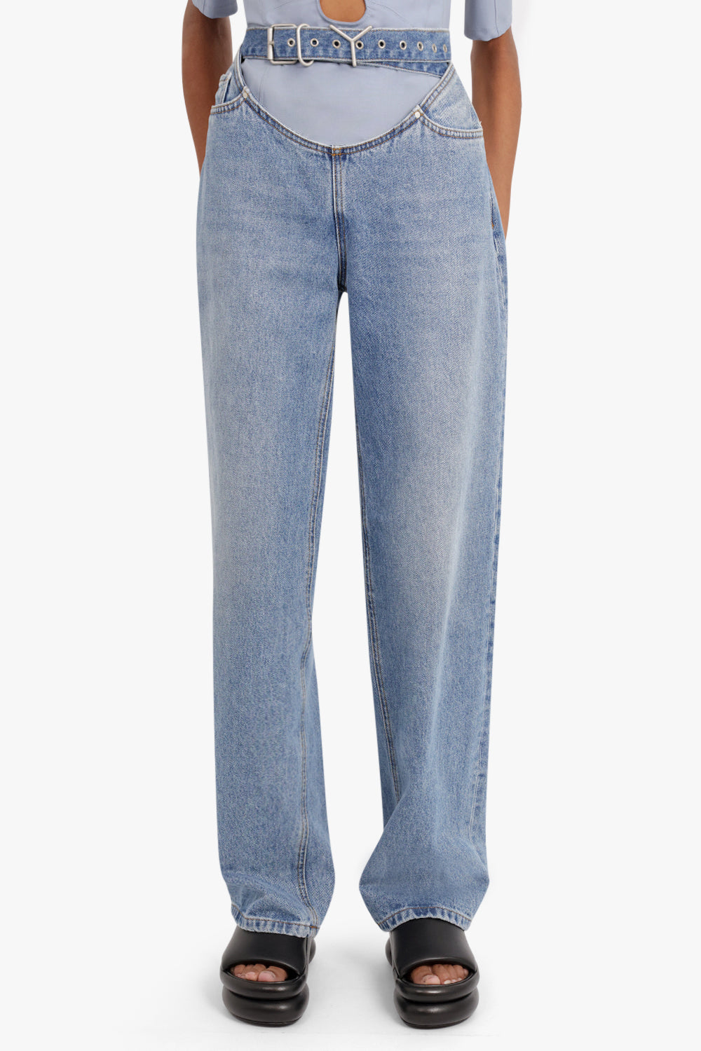 DENIM JEANS Y-BELT ARC CUT-OUT | FADED BLUE