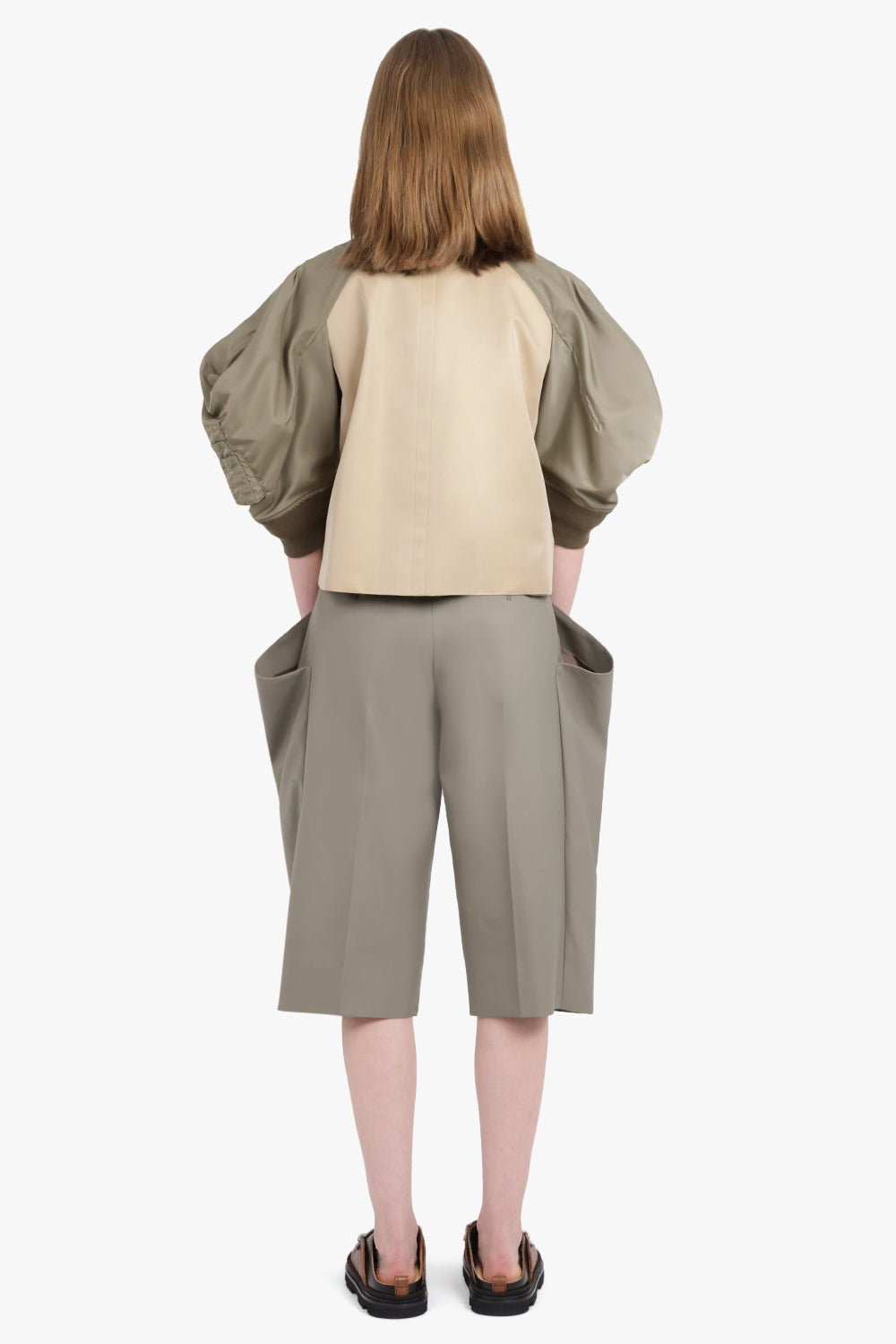 SACAI RTW Exaggerated Pocket Detail Crop Pant | Taupe