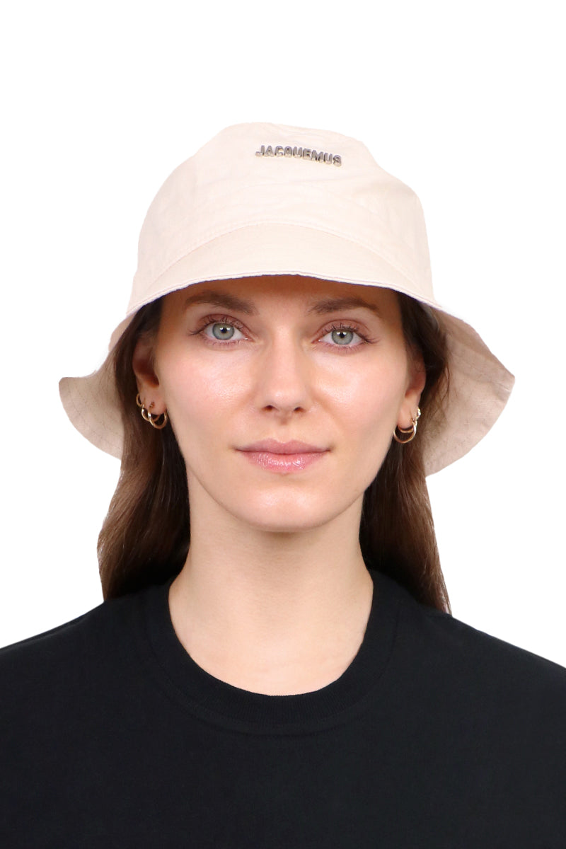 Bucket hat hot sale jacquemus