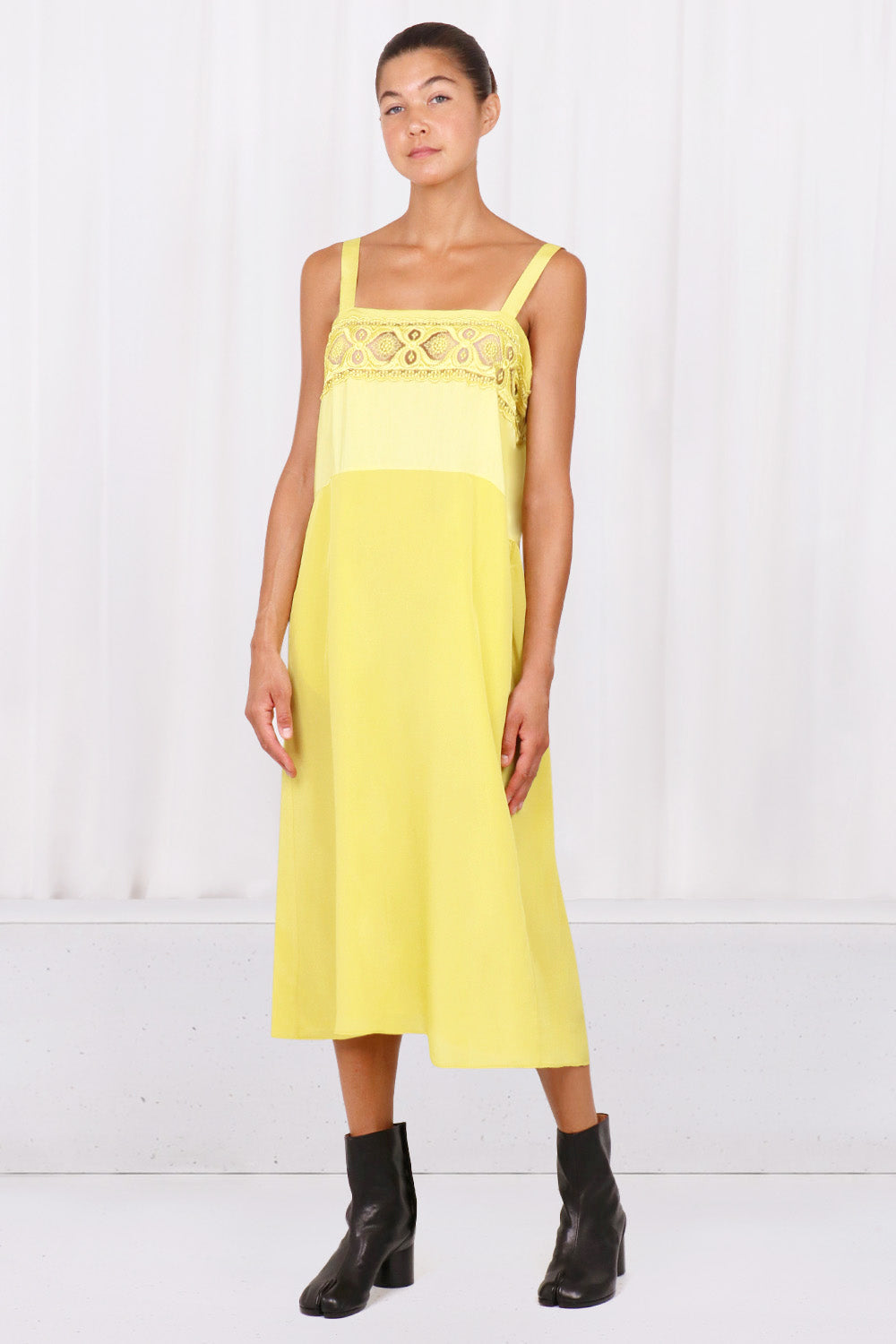 MAISON MARGIELA RTW LACE DETAIL S/LESS MIDI DRESS | LEMON