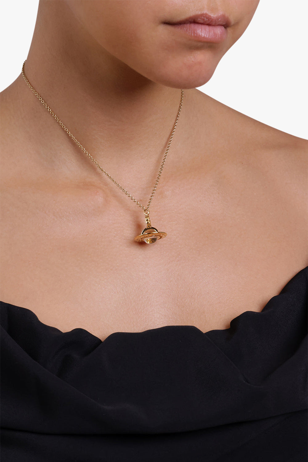 Vivienne westwood on sale necklace small